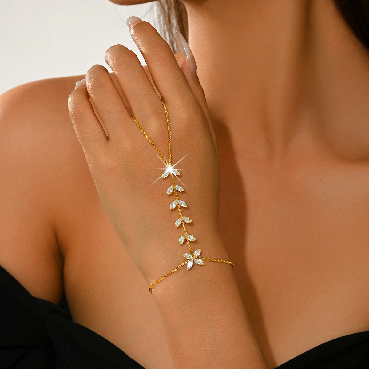 Korean New Eco-Friendly Crystal Leaf Bracelet For Women, Fashionable And Sweet Z…